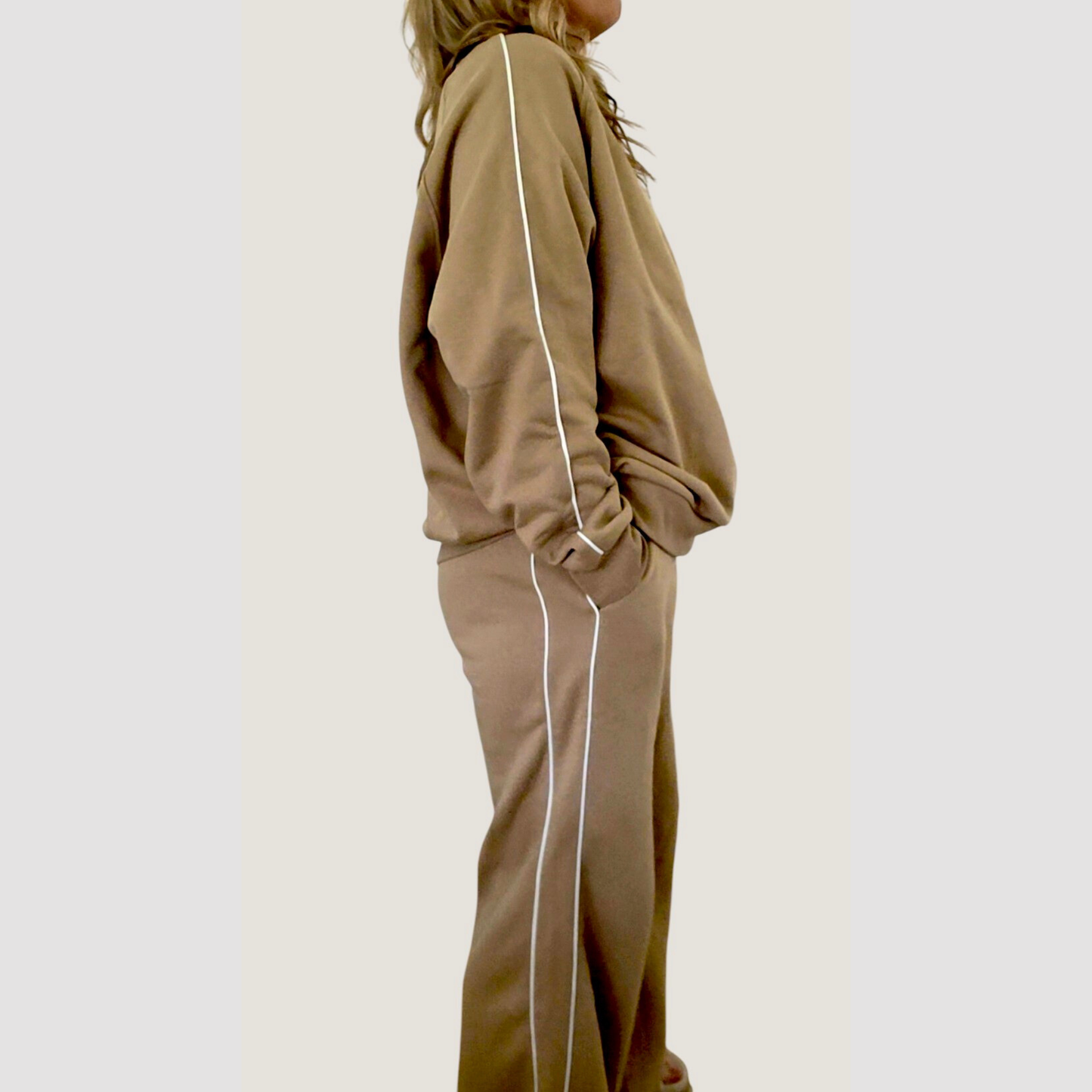 The Track Sweater - Latte