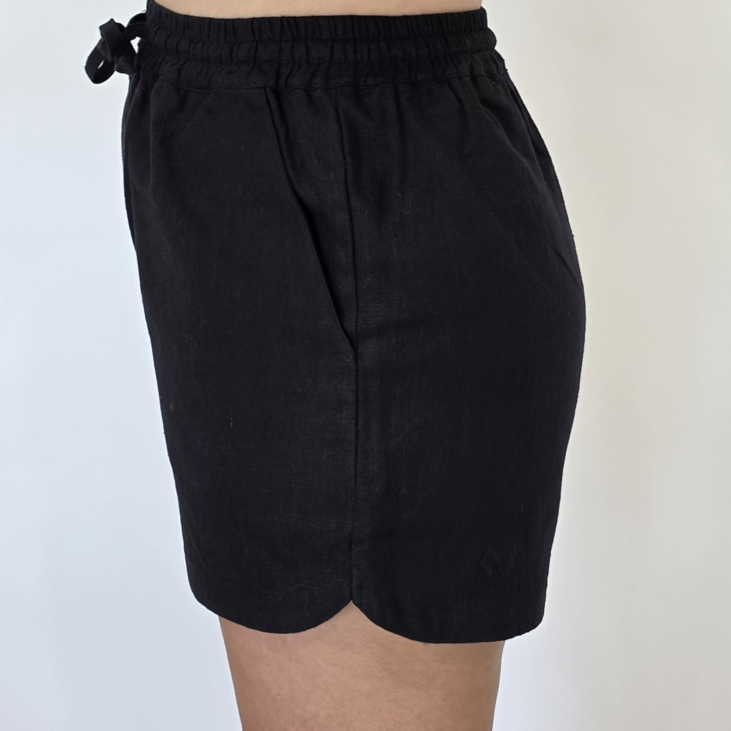 The Women's Como Shorts - Black