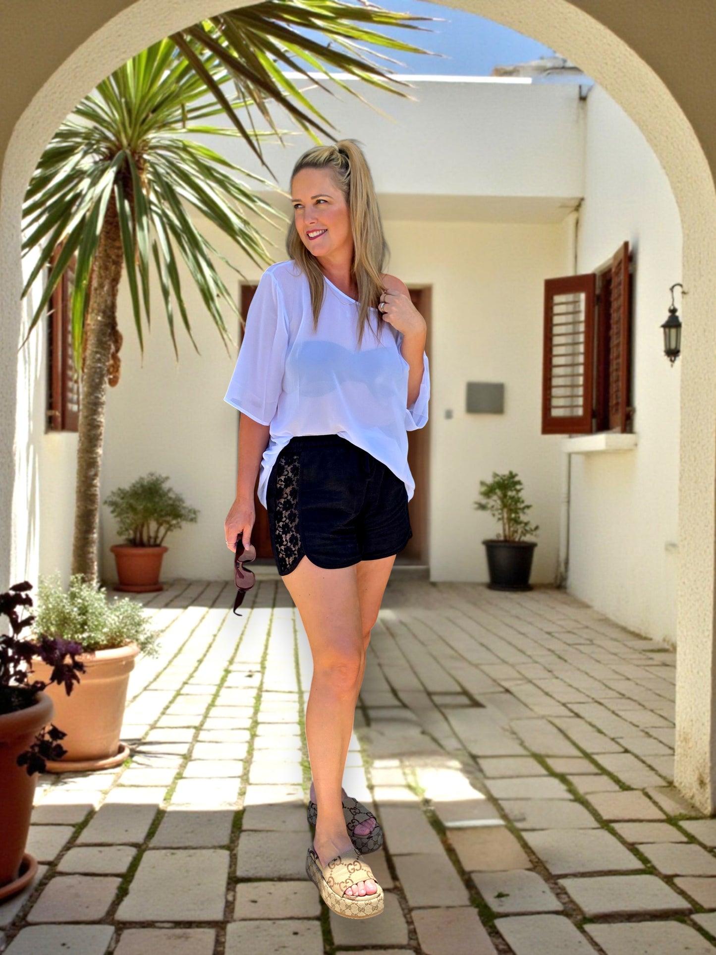 The Women's Lace Como Shorts