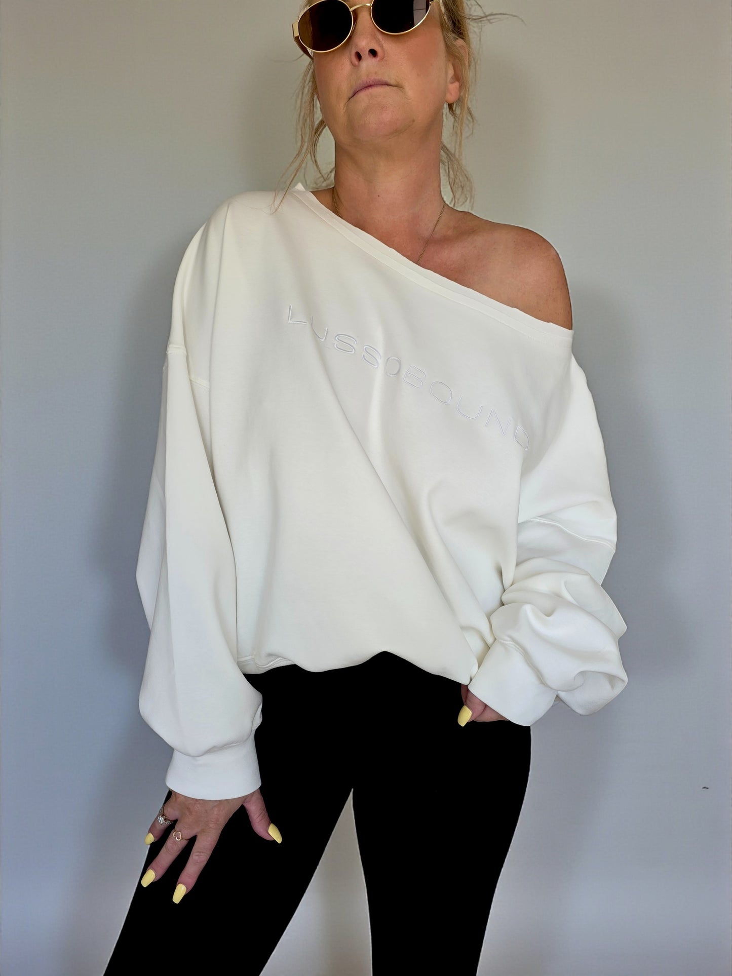 The Layover Off-Shoulder Sweater - Warm Camel
